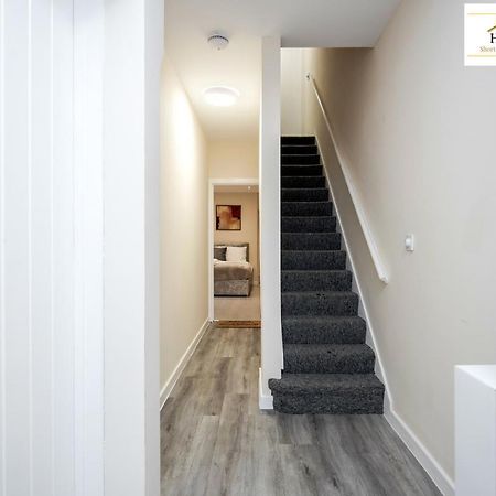 Bedford Hospital Victoria Apartments A And B By Homely Spaces Short Lets & Serviced Accommodation 외부 사진